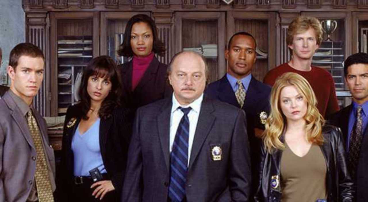 Watch NYPD Blue - Season 10