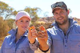 Watch Outback Opal Hunters - Season 7