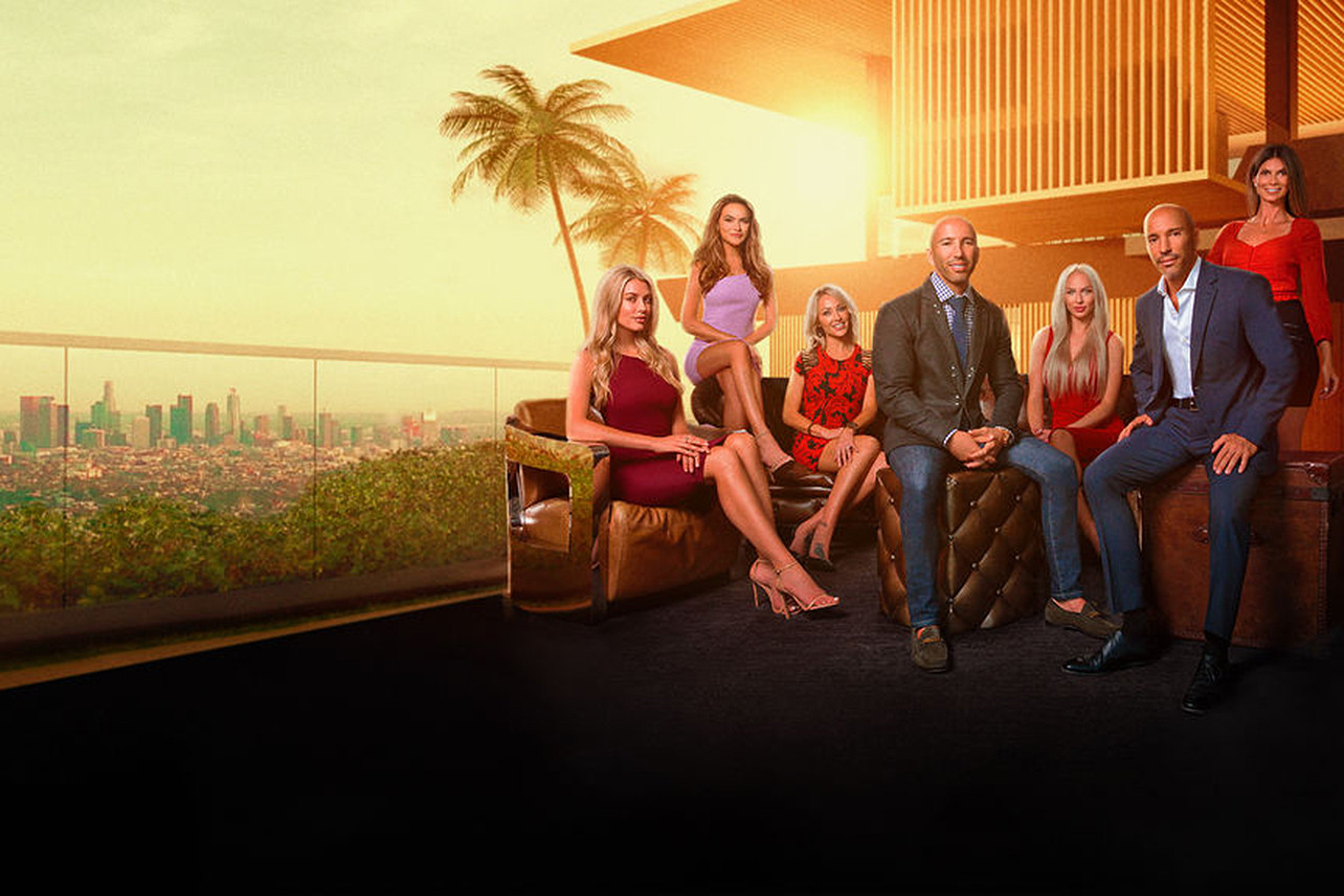 Watch Selling Sunset - Season 1