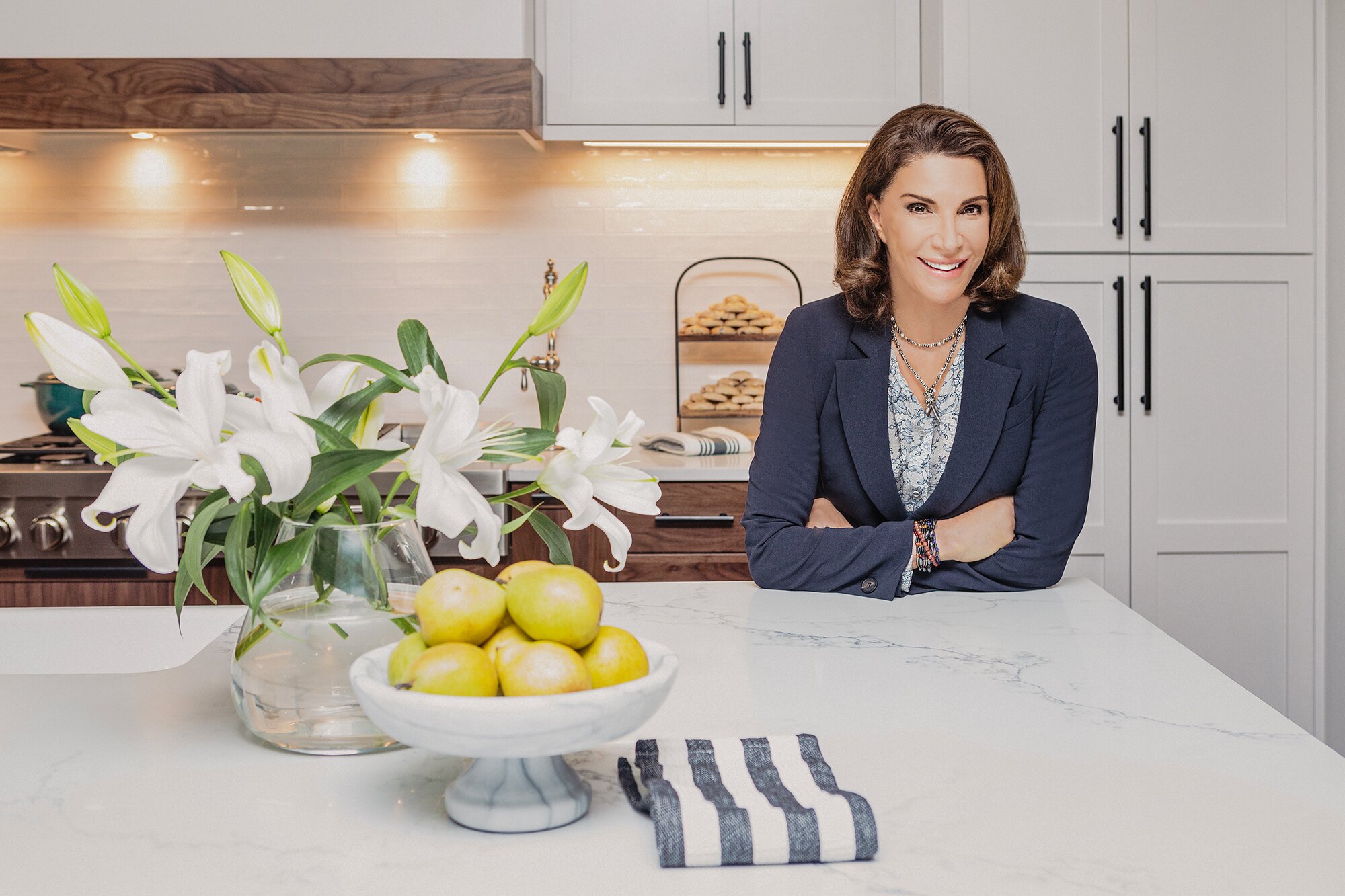 Watch Tough Love with Hilary Farr - Season 1